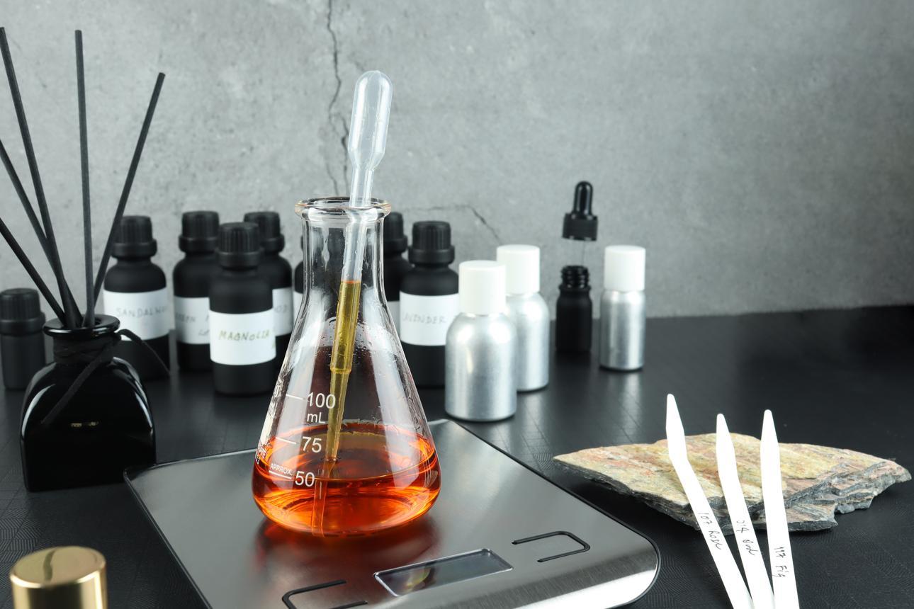 Why Essential Oil Quality Varies Between Manufacturers: A Practical Guide for Buyers