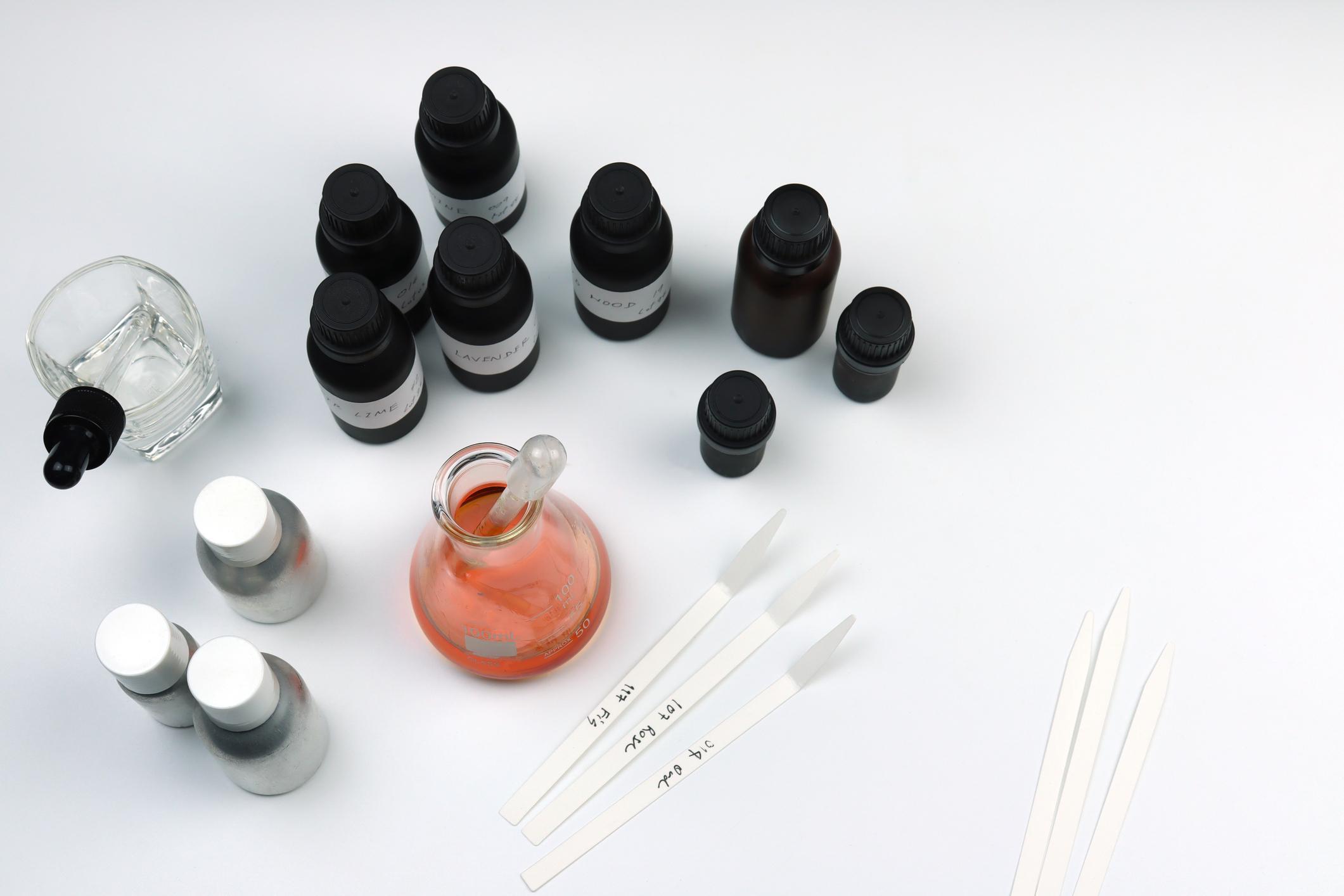 How Essential Oils Are Made in Modern Factories: Process, Quality, and Industrial Control